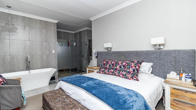 4 Bedroom Property for Sale in Pinnacle Point Golf Estate Western Cape